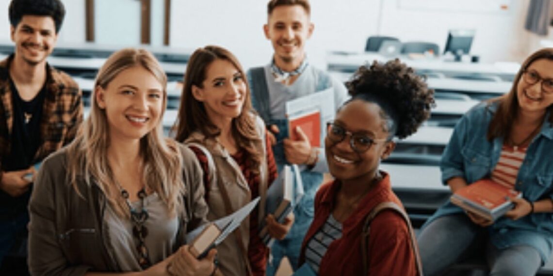 Inscrições para a Prova Nacional Docente 2026 seguem abertas até 31 de maio. MEC destaca resultados positivos da primeira edição e ampliação da adesão de estados e municípios.