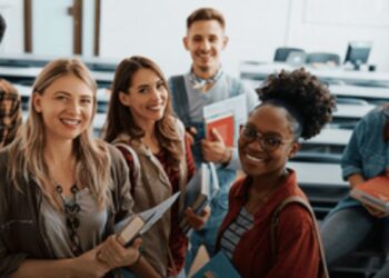 Inscrições para a Prova Nacional Docente 2026 seguem abertas até 31 de maio. MEC destaca resultados positivos da primeira edição e ampliação da adesão de estados e municípios.
