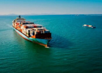 Exportações do Brasil para os EUA recuam 11,3% em abril, enquanto vendas para a China crescem 32,5%, segundo dados da Secex.