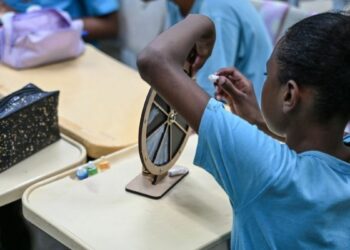 Projeto educacional em Petrópolis promove educação ambiental, leitura, escrita e games para estudantes de escolas públicas do Alto da Independência. Iniciativa pode alcançar 1,8 mil alunos.