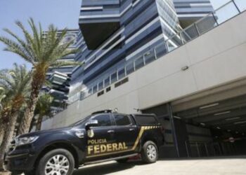 Polícia Federal realiza a 6ª fase da Operação Compliance Zero para investigar organização criminosa suspeita de fraudes financeiras e crimes ligados ao Banco Master.