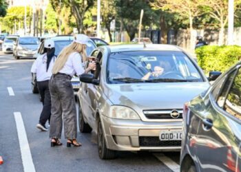 Ação do Maio Amarelo em Vitória orientou cerca de 1,5 mil pessoas sobre segurança no trânsito. Campanha segue com atividades educativas em vários pontos da capital.