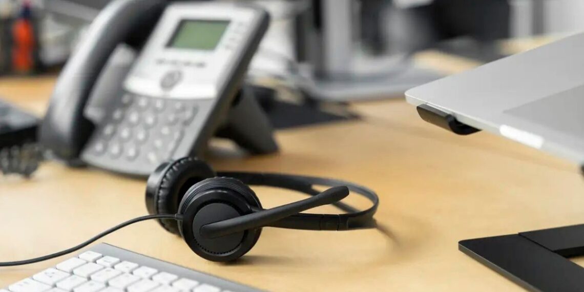 Novas regras da NR-1 entram em vigor e ampliam exigências sobre saúde mental no ambiente de trabalho. Empresas terão de identificar riscos psicossociais.
