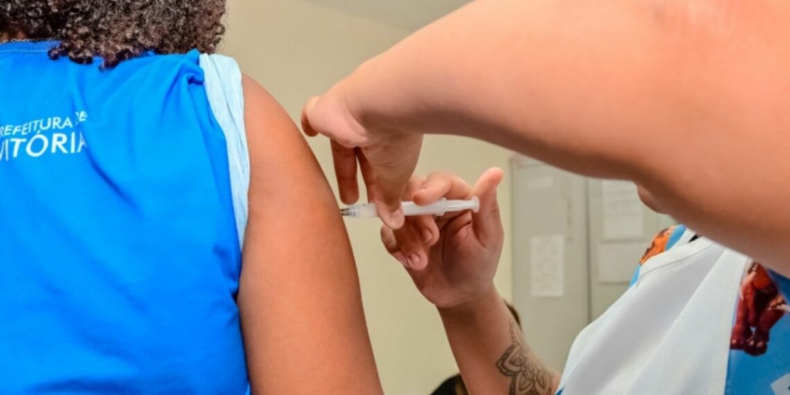 Projeto Vitória com Você leva mais de 40 serviços gratuitos, cidadania e acolhimento social para moradores de Monte Belo, em Vitória, com ações de saúde, empregabilidade e assistência.