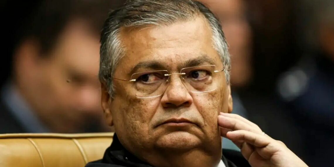 O ministro Flávio Dino relatou ter sido alvo de ameaça de morte feita por funcionária de companhia aérea em São Paulo. Presidente do STF, Edson Fachin condenou o caso.