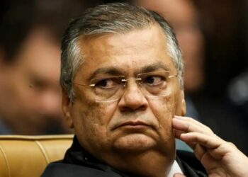 O ministro Flávio Dino relatou ter sido alvo de ameaça de morte feita por funcionária de companhia aérea em São Paulo. Presidente do STF, Edson Fachin condenou o caso.
