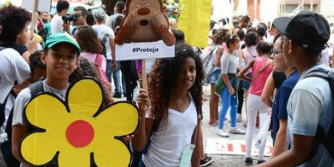Governo federal publica política nacional de prevenção e combate ao abuso e exploração sexual de crianças e adolescentes com ações integradas de proteção e atendimento especializado.