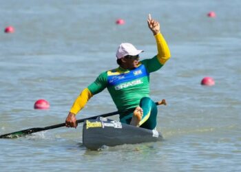 Isaquias Queiroz conquista medalha de prata na Copa do Mundo de Canoagem, em Szeged, na Hungria, na prova C1 500 metros.