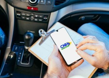 Programa CNH do Brasil registra recorde histórico de pedidos para primeira habilitação em 2026 e amplia acesso gratuito à formação de condutores.