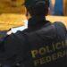 Polícia Federal realiza a Operação Força Integrada II em 16 estados para combater facções criminosas envolvidas com tráfico de drogas, armas e lavagem de dinheiro.