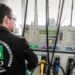 Inflação oficial do Brasil desacelerou para 0,67% em abril, segundo o IBGE. Alimentação e saúde pressionaram o IPCA, enquanto combustíveis tiveram menor impacto.