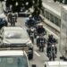 Dados do IBGE revelam que trabalhadores por conta própria têm jornada média de 45 horas semanais no Brasil. Tema ganha força durante discussões sobre escala 5x2 e redução da carga horária.
