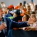 Lula participou em Paulínia do anúncio de R$ 37 bilhões em investimentos da Petrobras em São Paulo até 2030. Projetos incluem ampliação da Replan e produção de combustível sustentável.
