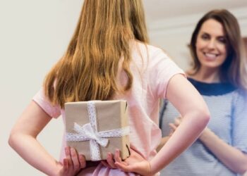 Procon-ES divulga pesquisa de preços para o Dia das Mães com opções de presentes na Grande Vitória e orienta consumidores sobre cuidados nas compras.
