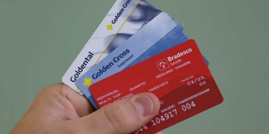 Planos de saúde coletivos registram reajuste médio de 9,9% em 2026, menor patamar em cinco anos, mas ainda superior à inflação oficial medida pelo IPCA.
