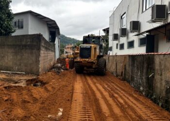 Obras de macrodrenagem e pavimentação no bairro Macrina, em Alfredo Chaves, avançam e vão beneficiar milhares de moradores com redução de alagamentos.