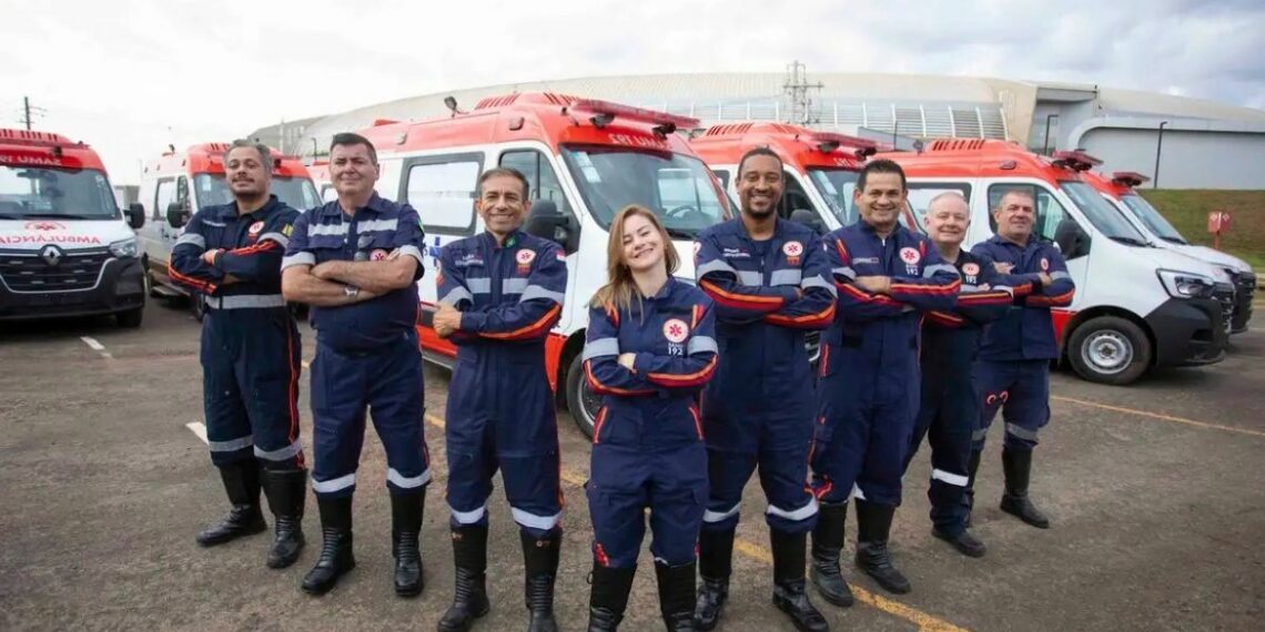 Governo federal entrega ambulâncias, micro-ônibus e unidades odontológicas móveis em Campinas para ampliar atendimento especializado do SUS e fortalecer o Samu.