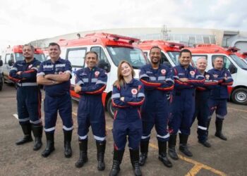 Governo federal entrega ambulâncias, micro-ônibus e unidades odontológicas móveis em Campinas para ampliar atendimento especializado do SUS e fortalecer o Samu.