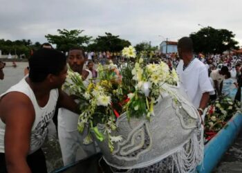 Bembé do Mercado movimenta Salvador e Santo Amaro com rituais, xirês e celebrações da cultura afro-brasileira em homenagem à ancestralidade negra.