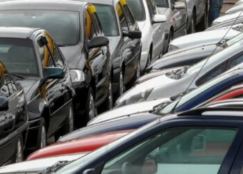 O financiamento de veículos no Brasil cresceu 11,8% em abril de 2026, segundo levantamento da Trillia. Automóveis novos puxaram a alta no mercado de crédito automotivo.