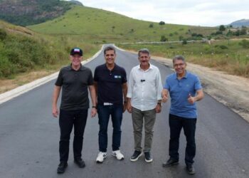 Ricardo Ferraço cumpre agenda em Ecoporanga com inauguração de obras, novos investimentos em infraestrutura urbana, contenção de enchentes e saúde pública.