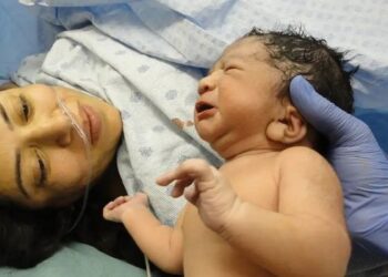 Brasil registrou 1.347 mortes maternas em 2024. Especialistas alertam para a importância do pré-natal, do parto seguro e do cuidado pós-parto.