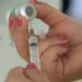 US vai substituir vacina pneumocócica 10-valente pela 20-valente, ampliando proteção contra meningite, pneumonia e outras doenças graves.