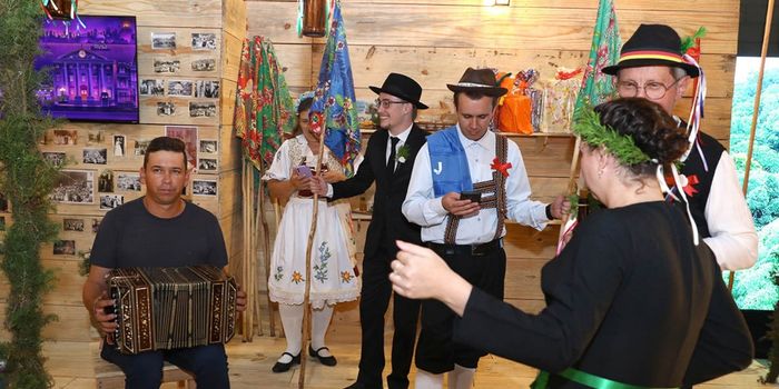 Feira dos Municípios segue até domingo no Pavilhão de Carapina, na Serra, reunindo cultura, gastronomia e turismo dos 78 municípios capixabas. A Assembleia Legislativa participa com o projeto Arranjos Produtivos.