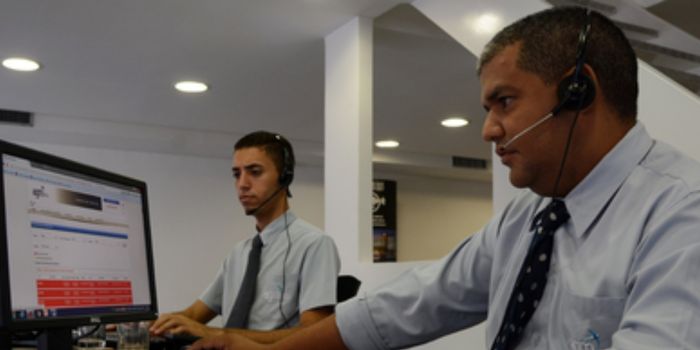 Operadoras de turismo faturaram R$ 23,9 bilhões em 2025, maior valor da história do setor. Nordeste lidera destinos mais procurados pelos brasileiros.
