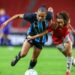 Internacional vence o Grêmio nos pênaltis e garante vaga nas oitavas da Copa do Brasil Feminina. Flamengo, Fluminense e Botafogo também avançam.