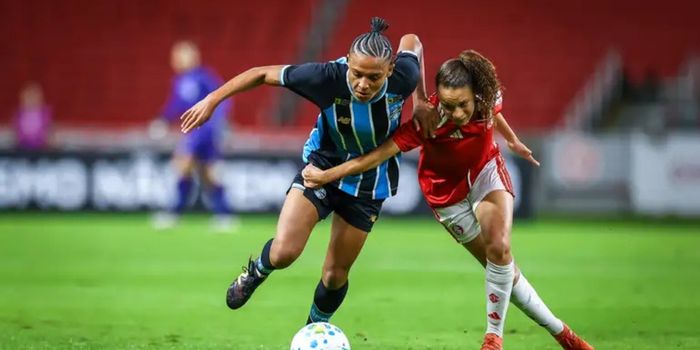 Internacional vence o Grêmio nos pênaltis e garante vaga nas oitavas da Copa do Brasil Feminina. Flamengo, Fluminense e Botafogo também avançam.