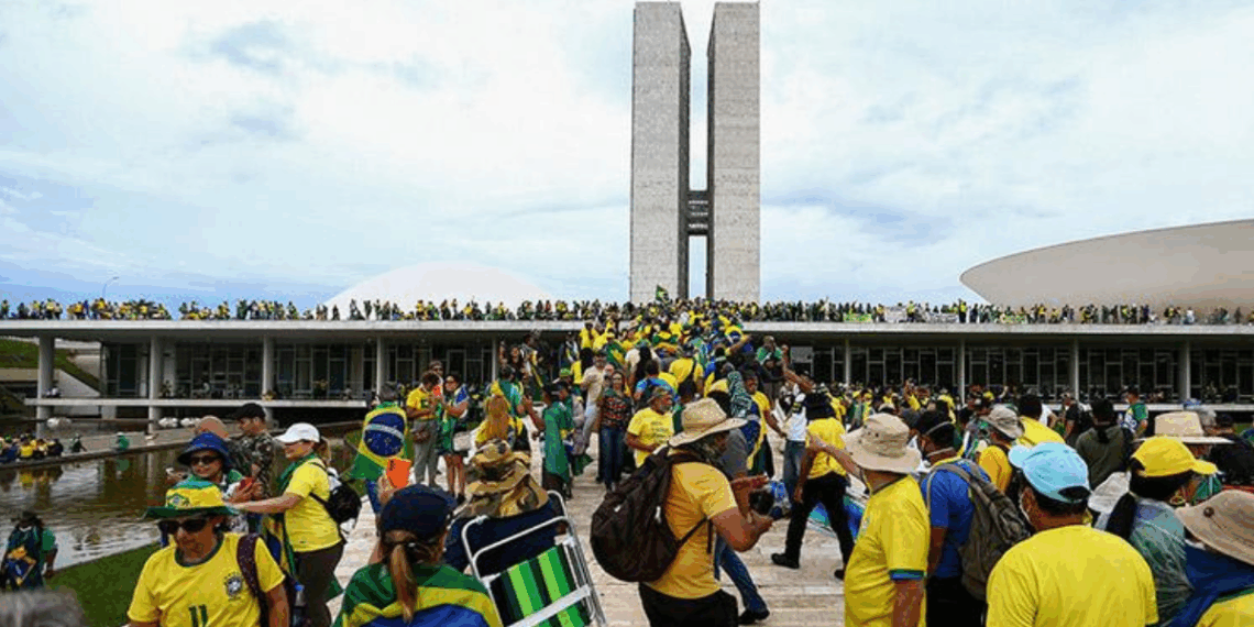 Pesquisa Genial/Quaest mostra que a maioria dos brasileiros é contra a redução das penas dos condenados pelos atos de 8 de janeiro.