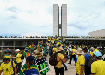 Pesquisa Genial/Quaest mostra que a maioria dos brasileiros é contra a redução das penas dos condenados pelos atos de 8 de janeiro.