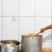 Ministério do Desenvolvimento Social publica novas regras para cozinhas solidárias, ampliando controle, transparência e qualidade no atendimento às famílias em situação de vulnerabilidade.