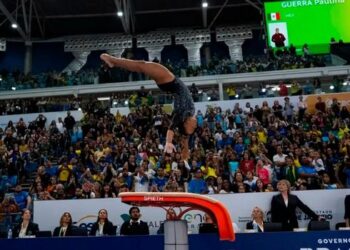 Com destaque para Rebeca Andrade, Brasil garante vagas no Mundial de Ginástica Artística e segue na disputa por medalhas no Pan-Americano.