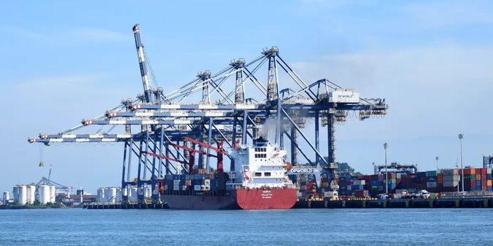 Governo federal amplia acesso ao Plano Brasil Soberano ao reduzir exigência mínima de perda de faturamento para 1%. Medida beneficia exportadores afetados por tarifas dos EUA e conflitos no Oriente Médio.