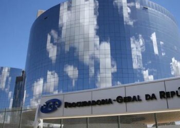 Segunda proposta de delação de Daniel Vorcaro é rejeitada pela PGR. Investigado por fraudes financeiras, banqueiro continua preso em Brasília.