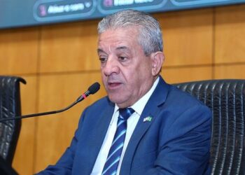 Projeto aprovado em comissão da Ales determina aviso imediato às polícias quando houver mandado de prisão em aberto durante emissão da CNH.