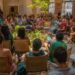 Exposição no Instituto Tomie Ohtake apresenta obras de povos indígenas das Escolas Vivas e convida o público a refletir sobre educação, ancestralidade, território e preservação da natureza.