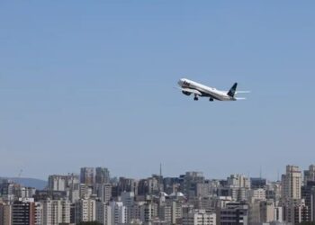 Aviação brasileira registra recorde histórico em 2026. Mais de 42 milhões de passageiros viajaram pelo país nos cinco primeiros meses do ano.