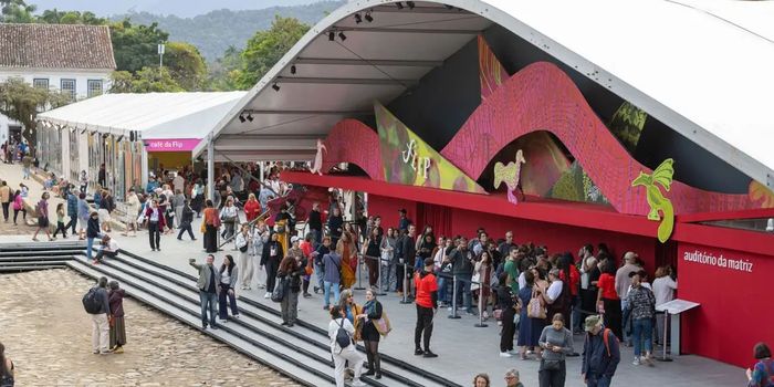 Programação da Flip 2026 destaca diversidade internacional, homenagem à poeta Orides Fontela e dezenas de atividades culturais em Paraty.
