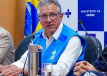 Plano do Ministério da Saúde amplia a Força Nacional do SUS, cria centros de monitoramento climático e fortalece ações contra desastres ambientais.