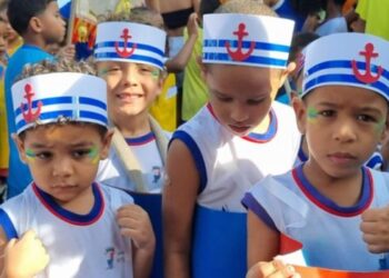 CMEI Rubens Duarte de Albuquerque, em Itararé, lança projeto sobre cultura e identidade com samba-enredo, desfile, maquete comunitária e participação das famílias.