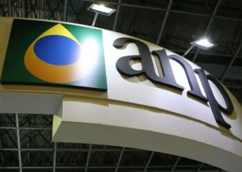 Produção brasileira de petróleo e gás natural atingiu recorde histórico em abril de 2026, com destaque para o pré-sal e os campos de Búzios e Mero.