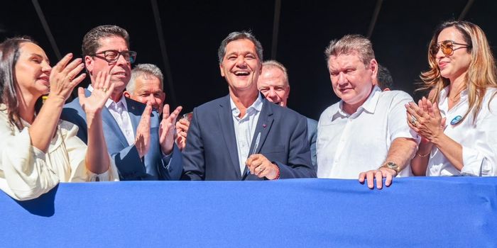 Cariacica recebe quase R$ 50 milhões em investimentos para infraestrutura e educação durante as comemorações de seus 136 anos de emancipação política.