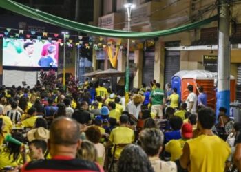 Após avançar às oitavas de final da Copa do Mundo, Brasil terá transmissão em telões instalados pela Prefeitura de Vitória. Veja onde assistir.