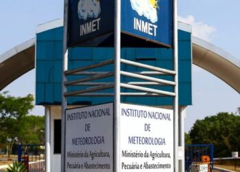 Frente fria provoca chuva intensa no Sul e queda nas temperaturas. Norte mantém instabilidades, Centro-Oeste terá tempo estável e interior do país segue com calor.