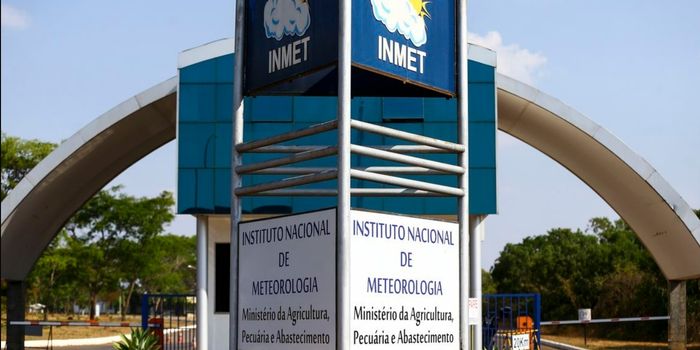 Frente fria provoca chuva intensa no Sul e queda nas temperaturas. Norte mantém instabilidades, Centro-Oeste terá tempo estável e interior do país segue com calor.