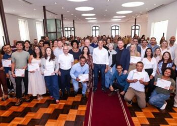 Espírito Santo dá as boas-vindas a 532 novos professores e pedagogos da rede estadual. Convocação conclui concurso público da Sedu e reforça a qualidade da educação capixaba.