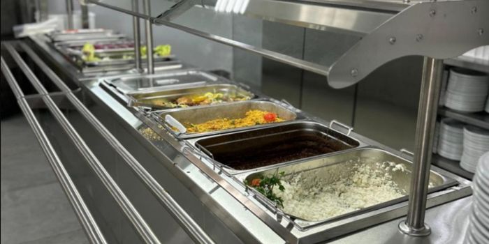 Restaurante Popular de Vitória funcionará normalmente nesta segunda-feira, com refeições balanceadas e cardápio especial para os usuários. Veja os horários de atendimento.